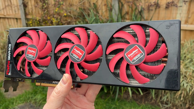 На что способна чудовищная двухчиповая видеокарта из 2012 года. AMD FirePro S10000 протестировали в играх